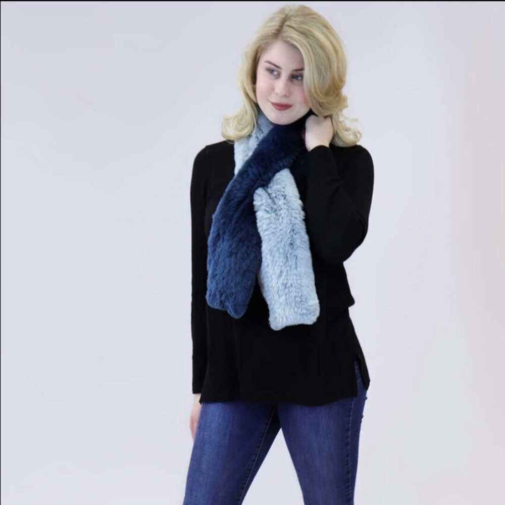 NWT Surell Rex Rabbit Pull-Through Scarf